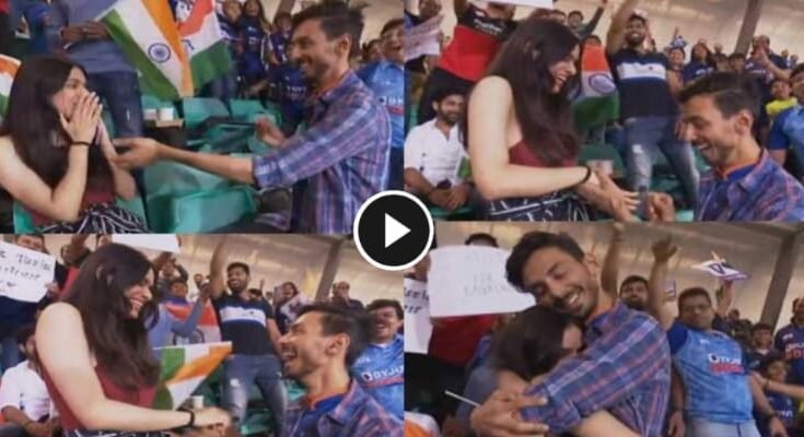 boy propose girlfriend during India-Netherlands match, Watch VIDEO