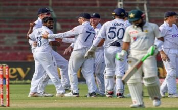 England beat Pakistan By 8 Wickets